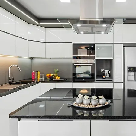 Sky9 Homes & - Vienna South Villa *