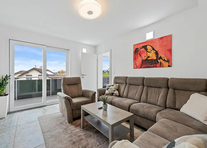 Sky9 Homes & - Vienna South *