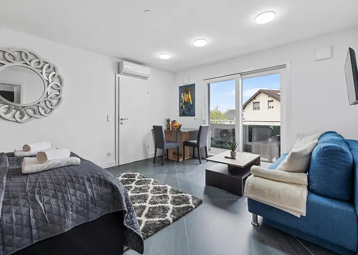 Villa Sky9 Homes & - Vienna South *