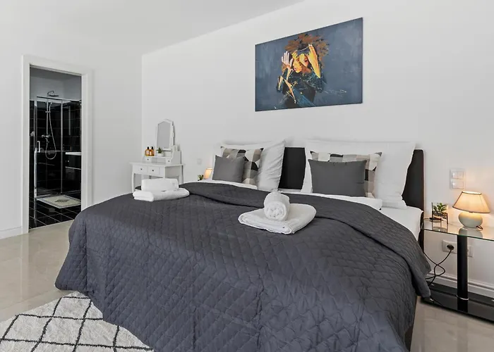 Sky9 Homes & - Vienna South