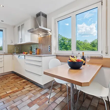 Sky9 Homes & - Vienna South Villa