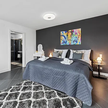 Sky9 Homes & - Vienna South *